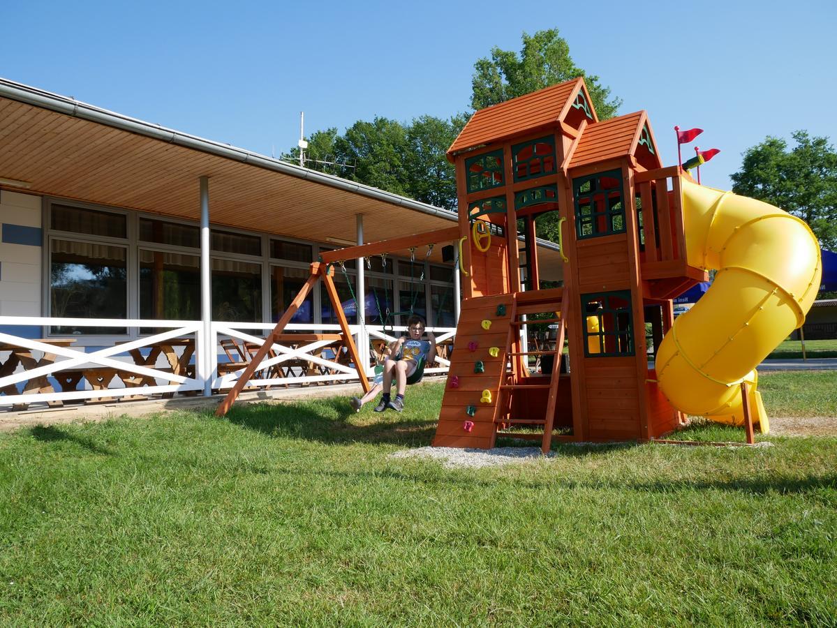 Hotel Camping Roznov Rožnov pod Radhoštěm Exterior foto